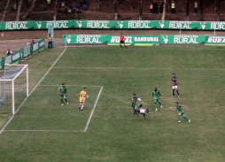 'Tyson' Núñez sigue mostrando su magia y firma golazo de chilena