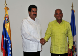 Honduras pagará crudo con leche y aceite