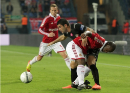 Rommel Quioto expulsado en derrota del Wisla Cracovia