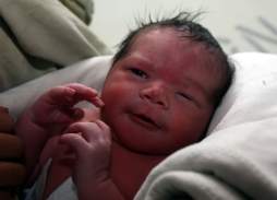 Dos niños los primeros en nacer en Honduras al inicio del 2013