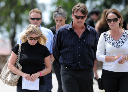 Oscar Pistorius niega entre lágrimas que quisiera matar a su novia