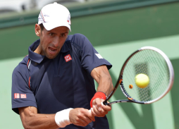 Federer hace historia en Roland Garros