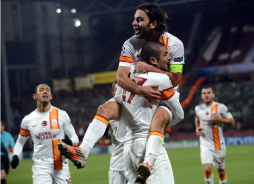 Galatasaray gana de visita al Cluj y está con vida