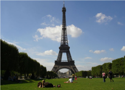 Evacúan la Torre Eiffel por una amenaza telefónica de bomba