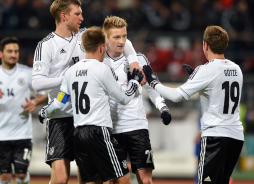 Alemania cumple goleando a Kazajistán