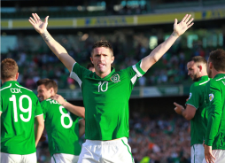 Robbie Keane lidera la victoria de Irlanda sobre Islas Feroe