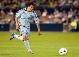 A Roger Espinoza lo espera el Wigan