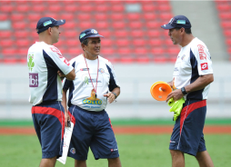 Costa Rica espera que Honduras sea defensiva