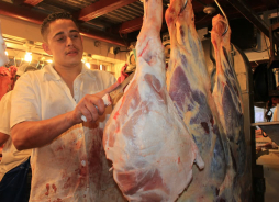 Sampedranos comerán dos millones de libras de carne de cerdo