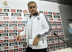 Mourinho ironiza: 'Mañana juega Higuaín de lateral izquierdo'