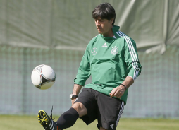 Joachim Löw, el monaguillo agresivo