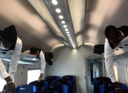 Balotelli fue sorprendido fumando en un tren