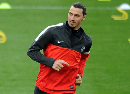 Ibrahimovic culpó a Messi por su salida del Barcelona