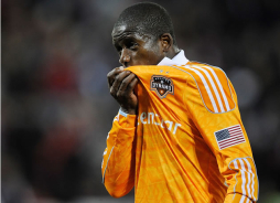 Boniek García dedica el título a su hija y a Honduras