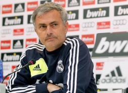 Mourinho contesta a Benzema: 'Yo paso 90 minutos en el banquillo'