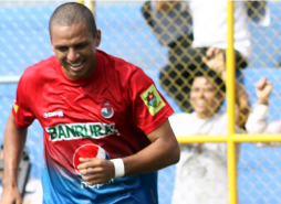Municipal sigue en racha goleadora con Primitivo Maradiaga