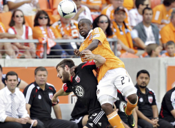 Boniek García participa en la remontada del Houston Dynamo