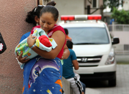 Mujer vestida de blanco se llevó a bebé del Leonardo Martínez