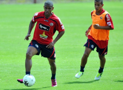 Costa Rica ya trabaja con 20 jugadores