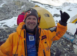 Muere alpinista español en la cima del Himalaya