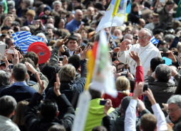 El Papa implora la paz para Siria y la península coreana
