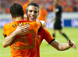 Holanda confirma su mejoría con goleada a Irlanda del Norte