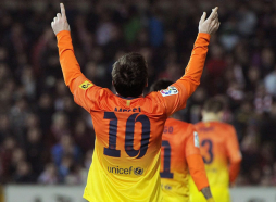 Messi supera los 300 goles con el Barcelona