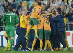 Australia gana y se clasifica al Mundial