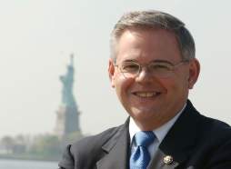 Senador estadounidense llega a Honduras para tratar violencia en la región