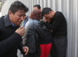 México: 350 personas buscan supervivientes en sede de Pemex