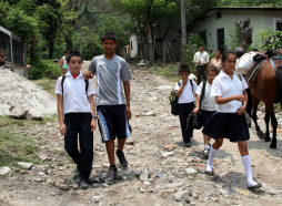 Alex, el pequeño presidente electo por Dios y los niños