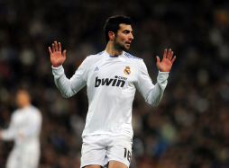 Napoli cierra el fichaje de Raúl Albiol