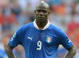 UEFA investigará si hubo gritos racistas contra Balotelli