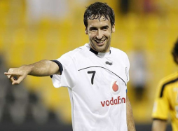 Raúl González marca sus primeros dos goles en la liga de Qatar