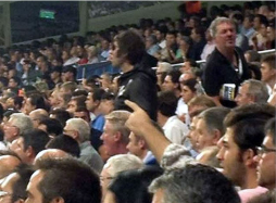 El ex cantante de Oasis, expulsado del Bernabéu