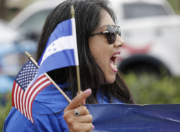 Marcha por la reforma migratoria en EUA con sabor a Mardi Gras