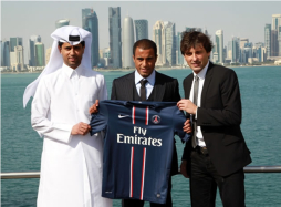 El PSG presentó al brasileño Lucas Moura