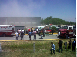 Cae avioneta dentro de universidad