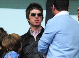 Noel Gallagher llama 'pequeño idiota' al Chicharito Hernández
