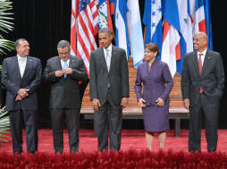 Barack Obama rechaza que quiera 'militarizar' guerra antidrogas