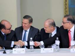 Firman contrato para modernización y equipamiento de terminal portuaria