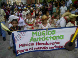 Vistosos desfiles en Santa Rosa de Copán