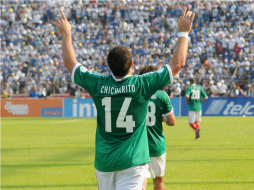 'Chicharito' supera a Hugo Sánchez como goleador mexicano