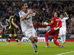 Real Madrid golea medio dormido y sigue a ocho puntos del Barça