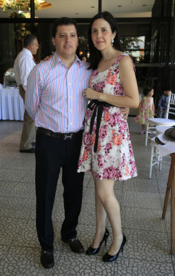 Gabriel Joya y Alessia Cartoni son bautizados