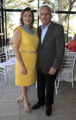 Gabriel Joya y Alessia Cartoni son bautizados