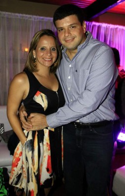 Brindis, celebración y amigos