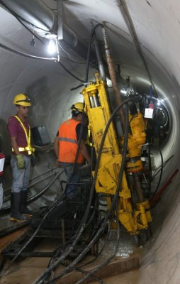 Sellado de fisuras de El Cajón solo ha avanzado 10% en 9 meses