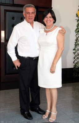 Rennée Ruiz y Gustavo Canahuati se prometen amor