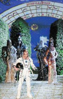 Galliano, el de los mil disfraces